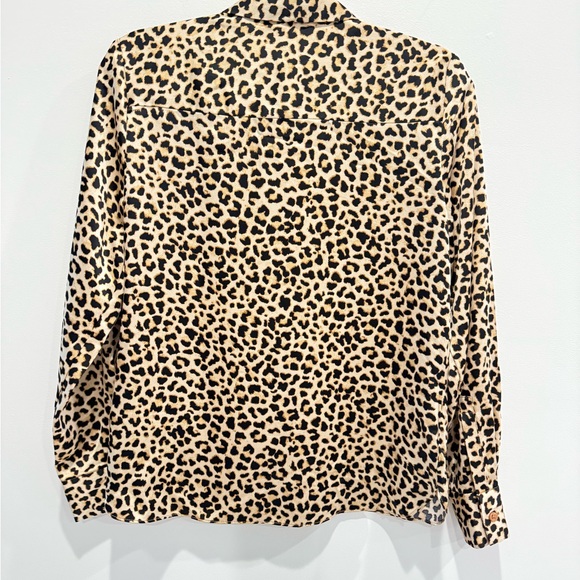 Leopard Print Button-UP Blouse Women’s Size Small. - Picture 4 of 8